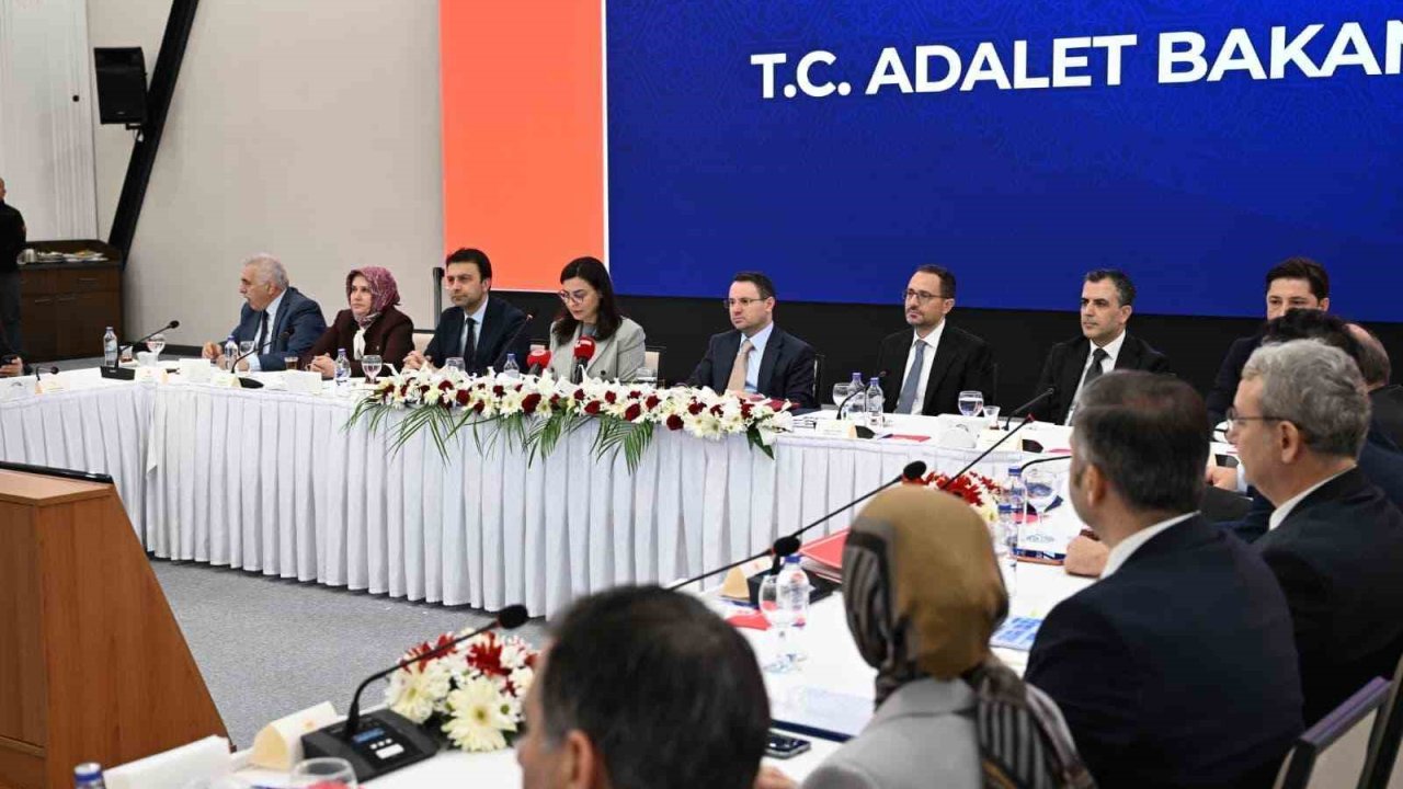 Bakan Gürlek: "Toplumun yüzde 81’inin çocuklara verilen cezaların yetersiz olduğu konusunda bir algısı var"