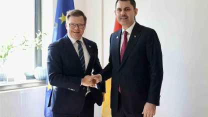 Bakan Kurum, BM İcra Sekreteri Stiell ve İngiliz, Alman ve Japon mevkidaşları ile görüştü