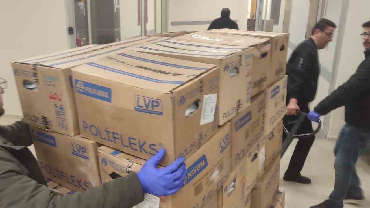 Bakan Memişoğlu: "Tıbbi malzeme ve cihazlarla yüklü yardım tırlarımız İran’a doğru yola çıktı"