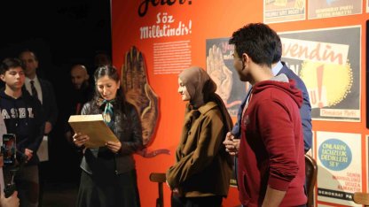 Bakan Tekin’den, Fadime öğretmene doğum günü sürprizi