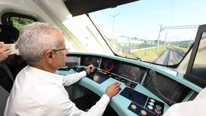 Bakan Uraloğlu: "8 yılda Başkentray ile 140.3 milyon yolcu taşıdık"