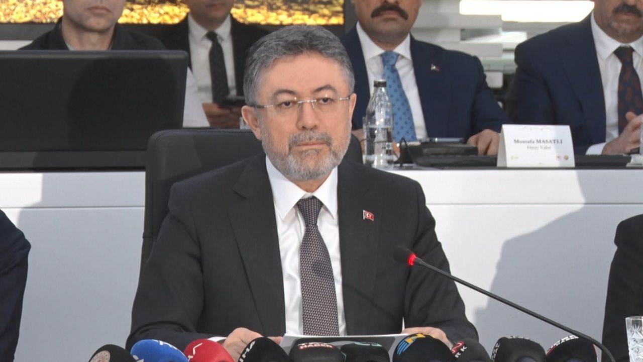Bakan Yumaklı: "Orman yangınlarıyla mücadelede 28 uçak, 119 helikopter ve 14 İHA ile mücadeleyi yürüteceğiz"