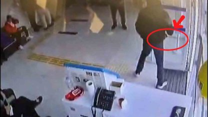 Banka şubesinde satırla gasp girişimi: Maskeli şüpheli kısa sürede yakalandı