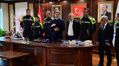 Başkan Bahadır, 3 aylık bebeğin hayatını kurtaran zabıta ekibini ödüllendirdi