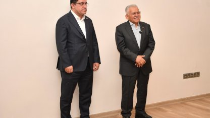 Başkan Büyükkılıç’tan zorlu maç öncesi Kayserispor’a ‘moral’ ziyareti