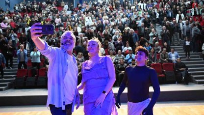 Başkan Çerçioğlu, Didim ve Nazilli’de vatandaşları tiyatro ile buluşturdu