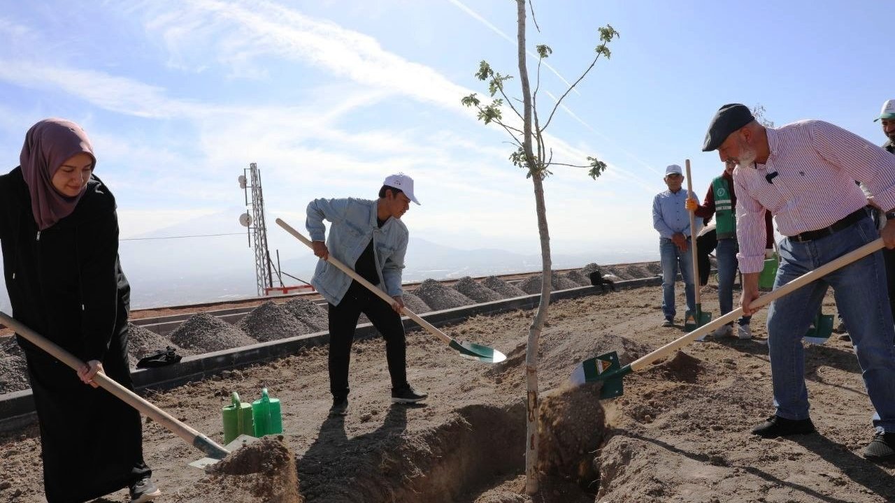Başkan Çolakbayrakdar: "Çevreye yatırım, çocuklarımızın geleceğine yatırımdır"