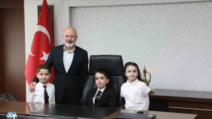 Başkan Çolakbayrakdar: "Her evladımızın mutlu olduğu bir şehir için çalışıyoruz"