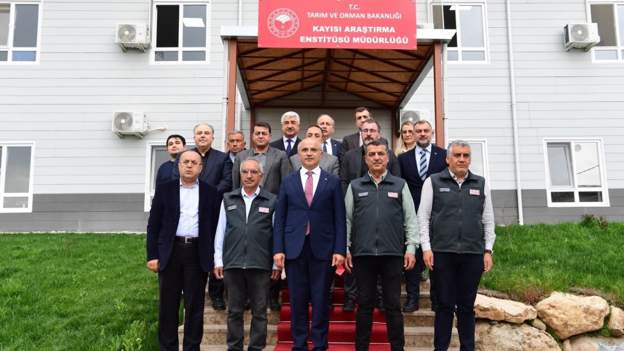 Başkan Er: "Kayısı Enstitüsü alanını Malatyalılara nefes olacak bir projeyle açacağız"