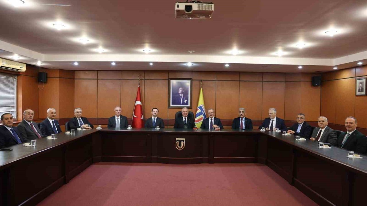 Başkan Memet Aslan OSBÜK zirvesi için Trabzon’da