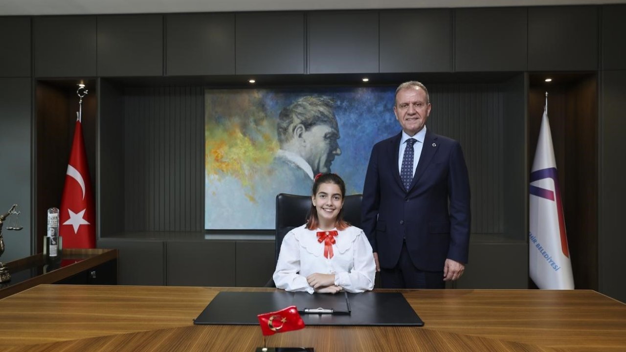 Başkan Seçer makamını çocuklara bıraktı