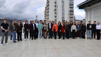 Başkan Şimşek, YKS’ye hazırlanan gençlerle kahvaltıda buluştu