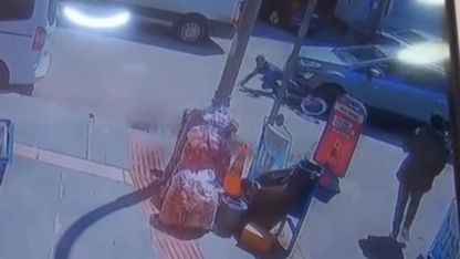 Batman’da bisikletiyle otomobilin altına giren çocuk metrelerce sürüklendi: O anlar kamerada