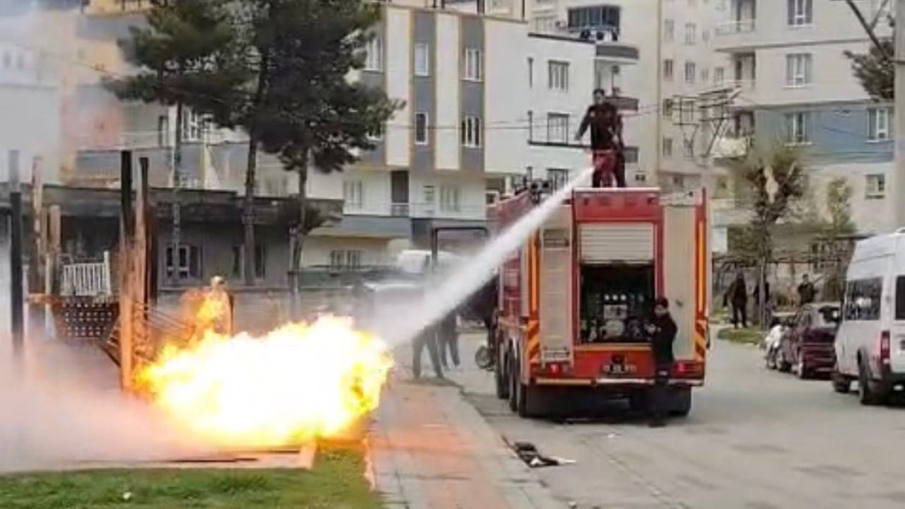 Batman’da çocuk parkında korkutan yangın