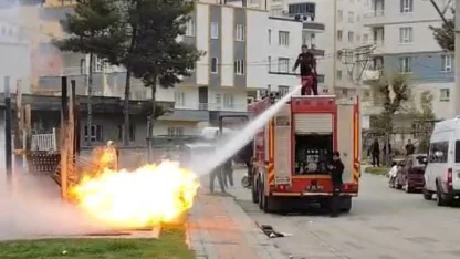 Batman’da çocuk parkında korkutan yangın