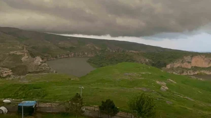 Batman’da sağanak sele neden odu, AVM girişinde tavan çöktü