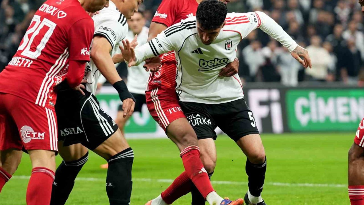 Beşiktaş’ta Emirhan Topçu cezalı duruma düştü