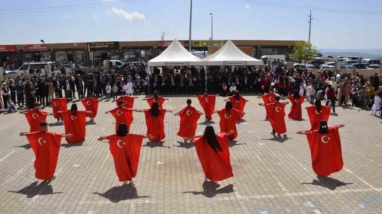 Besni’de 23 Nisan coşkusu