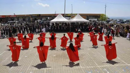 Besni’de 23 Nisan coşkusu