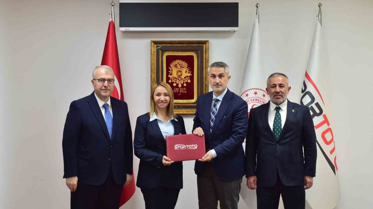 Bilecik’e büyük spor yatırımı için imzalar atıldı