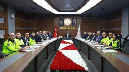Bingöl’de İl Trafik Komisyonu, güvenli ulaşım için bir araya geldi