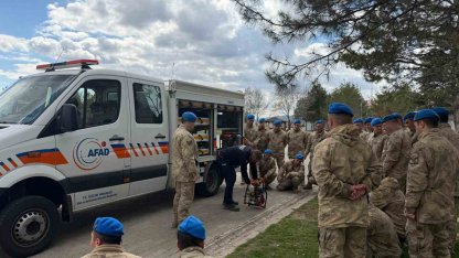 Bingöl’de jandarma personeline enkazda arama kurtarma eğitimi