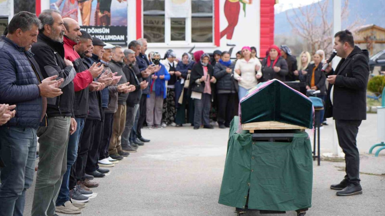 Bir anne daha hayattan koparıldı: Erzincan’da yürek yakan veda