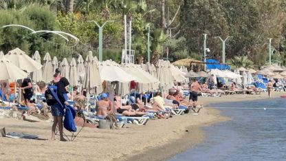 Bodrum’da yazdan kalma günler: Sahiller dolup taştı, kruvaziyerle 274 turist geldi