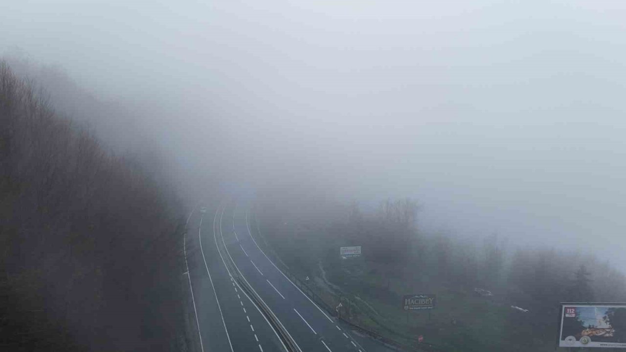 Bolu Dağı’nda sis ve sağanak etkili oluyor