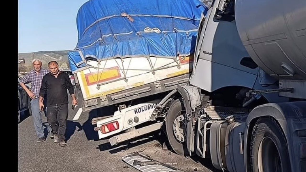 Bozüyük’te 2 tır çarpıştı, 1 yaralı