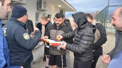 Bulanık’ta protokol ve polis sahada buluştu