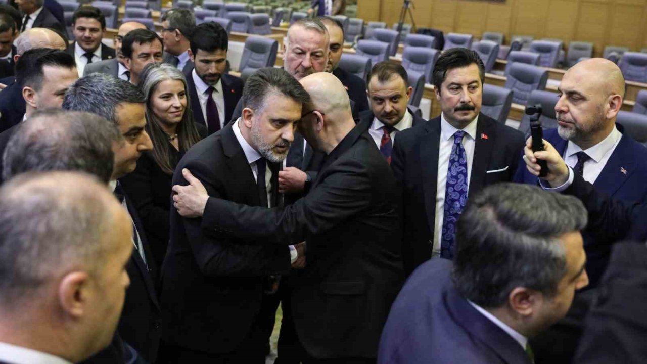 Bursa Büyükşehir’de başkanvekilliğine Şahin Biba seçildi