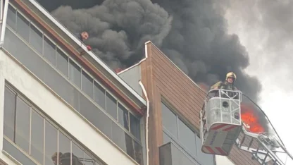 Bursa’da 8 katlı sitede can pazarı...Yangında mahsur kaldı, böyle kurtarıldı