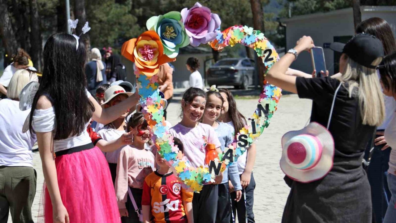 Bursa’da çocuklar patili dostlarla buluştu