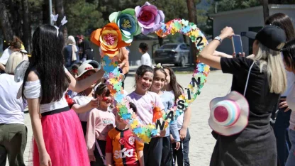 Bursa’da çocuklar patili dostlarla buluştu