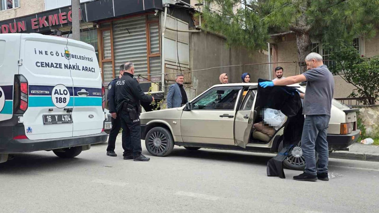 Bursa’da genç otomobilin içinde ölü bulundu