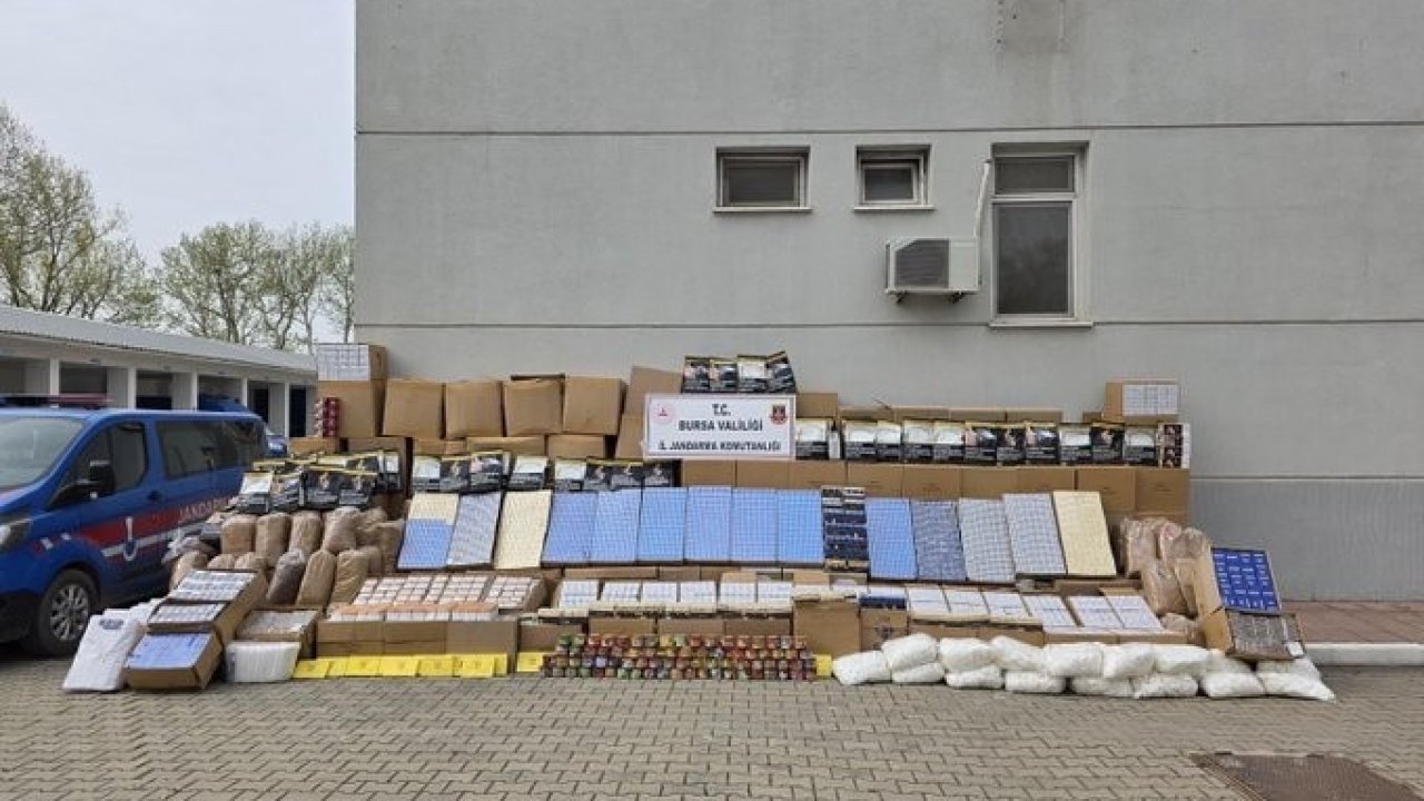 Bursa’da kaçak tütün baskını: Depo ve araçlardan servet çıktı