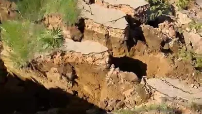 Bursa’da meydana gelen heyelan yolu parçalara ayırdı