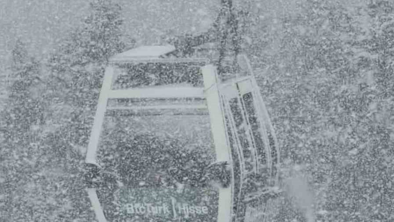 Bursa’da Nisan sürprizi: Uludağ’da kar yağışı etkili oldu