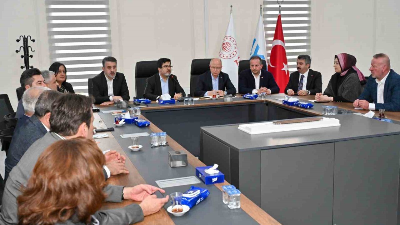 Bursa’da yüksek hızlı tren hattının 2026 sonunda hizmete alınacağı açıklandı