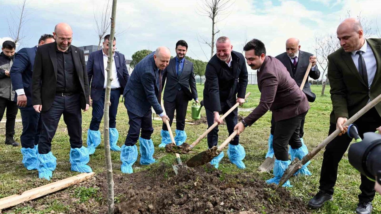 Bursa’nın fethinin 700’üncü yılında Karacabey’de fidanlar toprakla buluştu