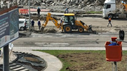 Büyükşehir’de pazar günü de durmak yok: Kartal Katlı Kavşağı’nda hummalı çalışma