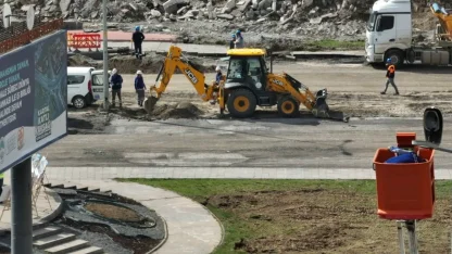 Büyükşehir’de pazar günü de durmak yok: Kartal Katlı Kavşağı’nda hummalı çalışma