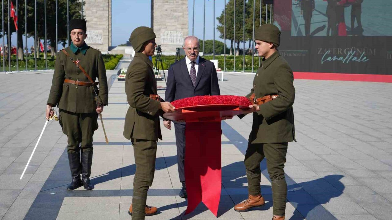 Çanakkale Kara Savaşları’nın 111. yıl dönümü etkinlikleri Şehitler Abidesi’nde törenle başladı