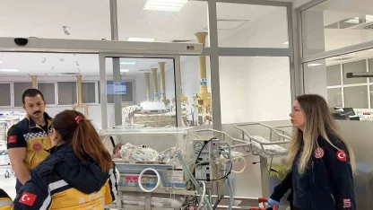 Çanakkale’de 54 günlük bebek uçak ambulansla Ankara’ya sevk edildi
