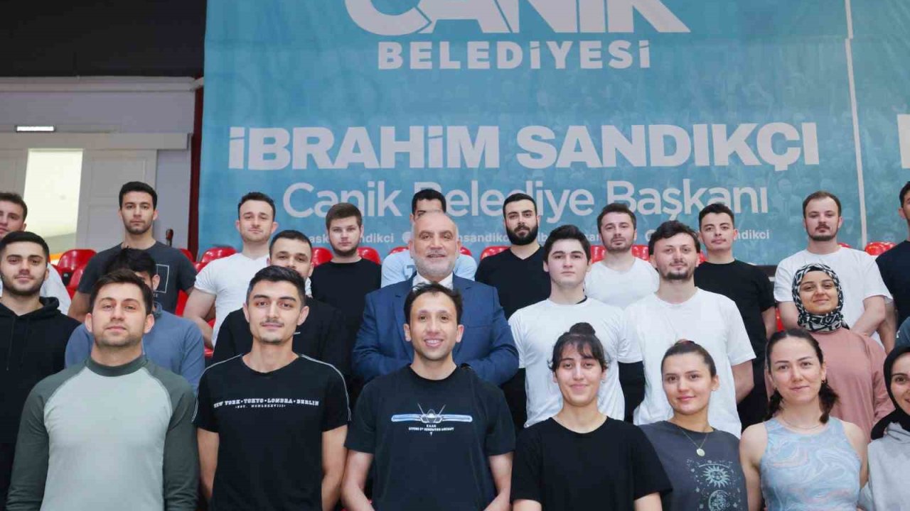 Canik Belediyesi gençleri hedeflerine taşıyor