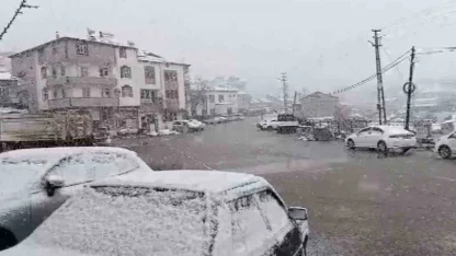 Çelikhan ilçesinde kar yağışı başladı