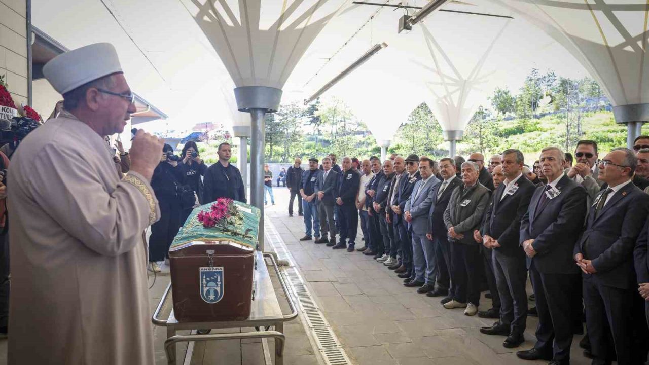 CHP Genel Başkanı Özel, gazeteci Yıldırım’ın cenaze törenine katıldı