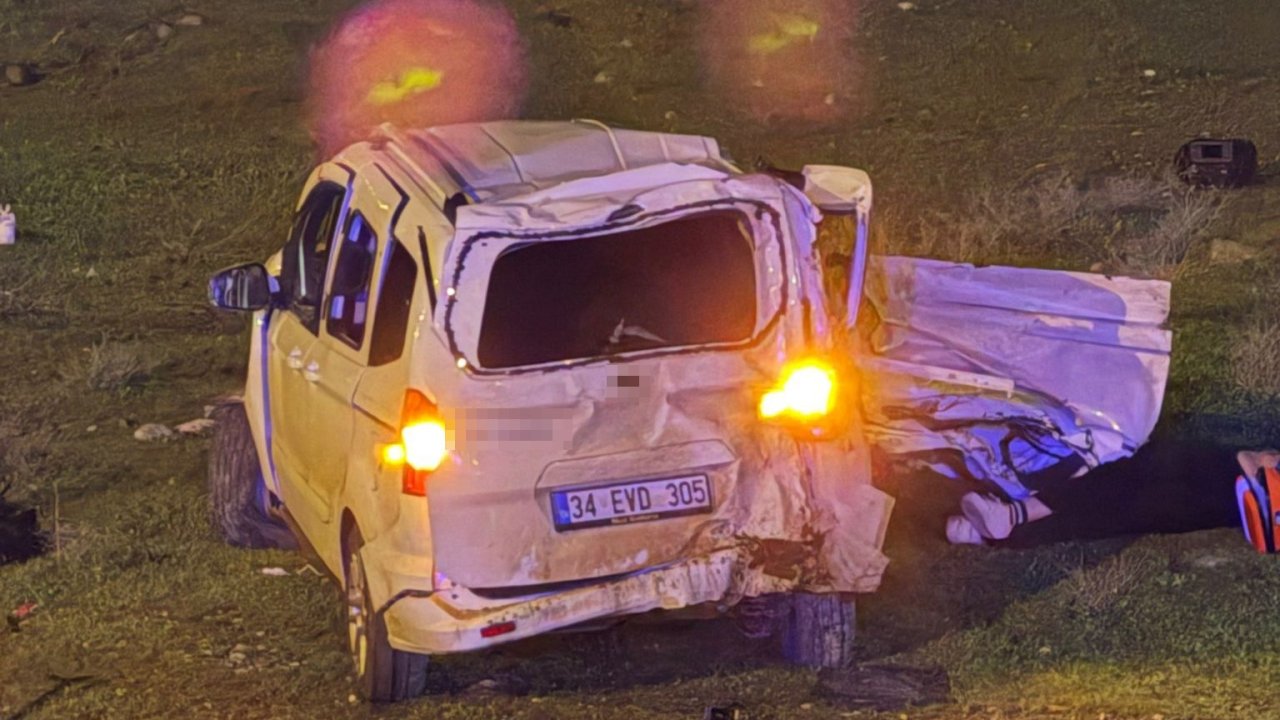 Cizre’de hafif ticari araç şarampole yuvarlandı: 1 ölü, 1 ağır yaralı