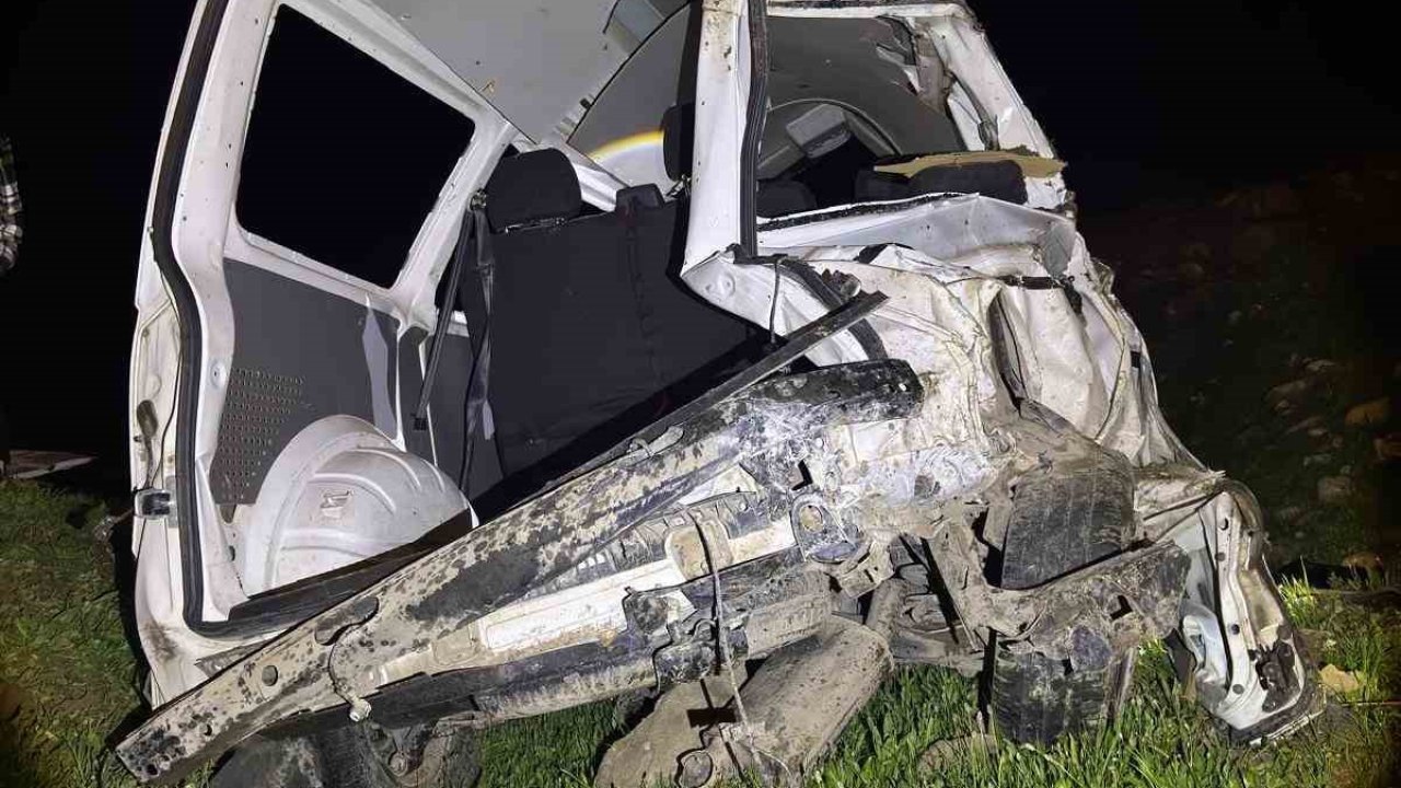 Cizre’de kamyonet şarampole uçtu: 1 ağır yaralı